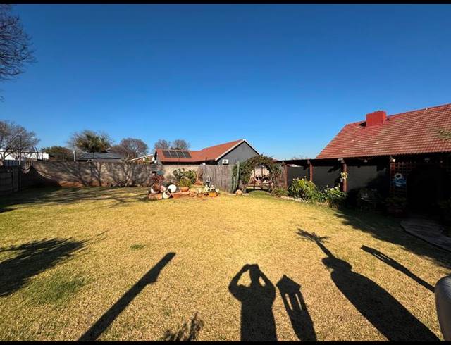 3 BEDROOM HOUSE FOR SALE IN RHODESFIELD